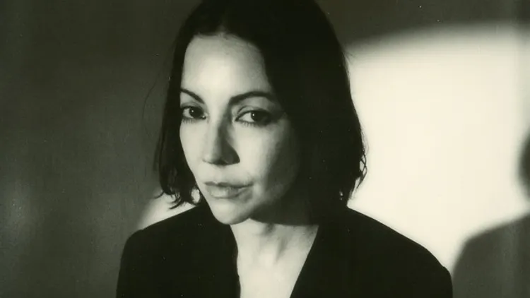 Lucrecia Dalt, Dialect