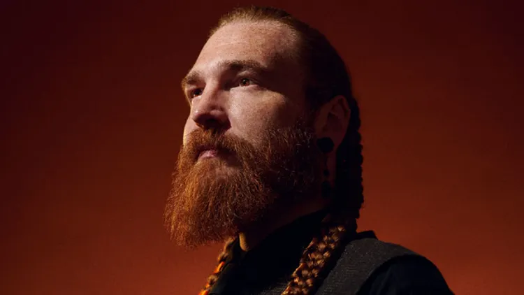 tribalism - A.mo, Rødhåd