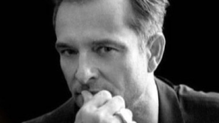 DAVID HALLYDAY