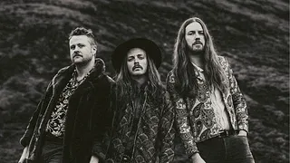 THE VINTAGE CARAVAN + VOLCANOVA + GUEST