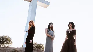L.A. WITCH & The Buttertones