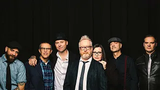 FLOGGING MOLLY