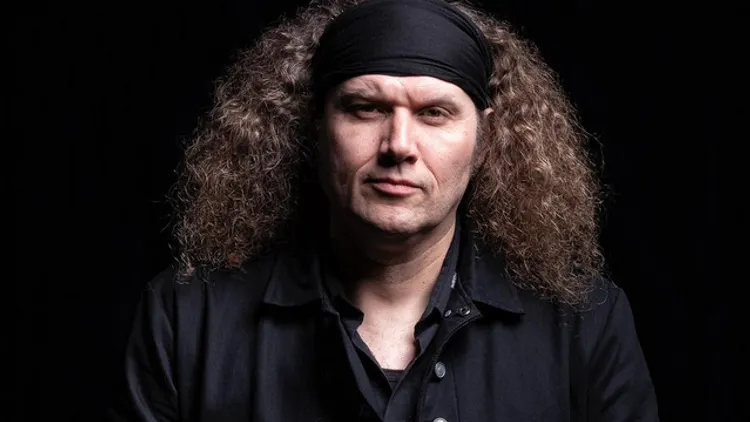 Julian Sas