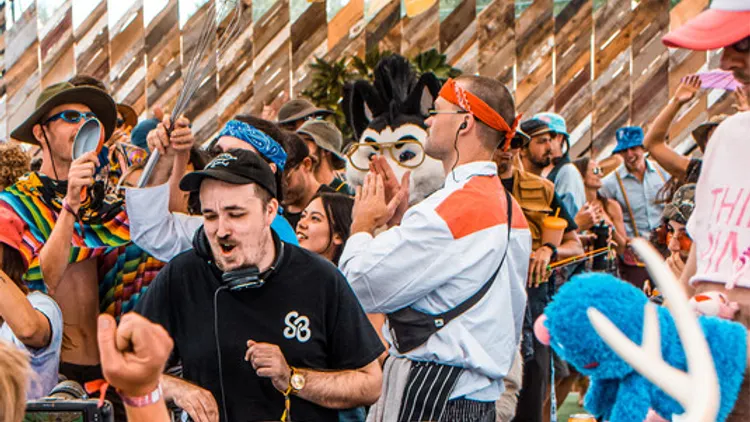 Happiness Therapy: Jesse Bru, Toolate Groove, Crowd Control