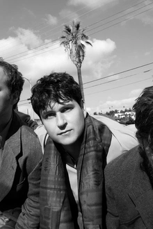 VAMPIRE WEEKEND