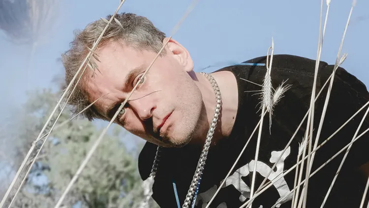 Alabaster DePlume