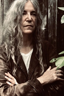 PATTI SMITH AND HER BAND PERFORM HORSES