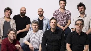 LES HURLEMENTS D'LEO - LES HURLEMENTS D'LÉO   Guest