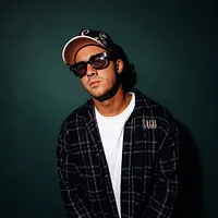 DJ 4B