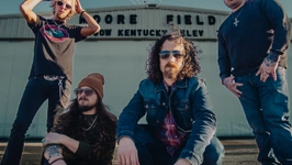 BLACK STONE CHERRY & AYRON JONES