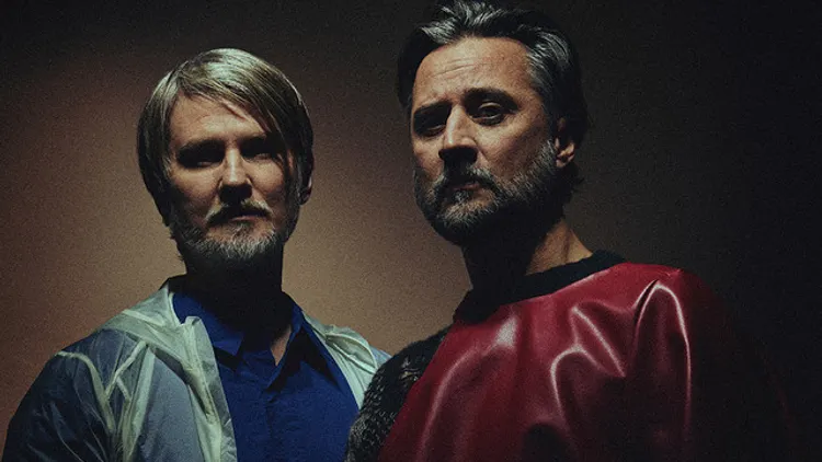 Röyksopp play Röyksopp