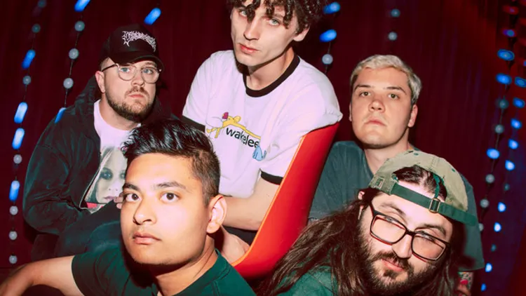 HOT MULLIGAN