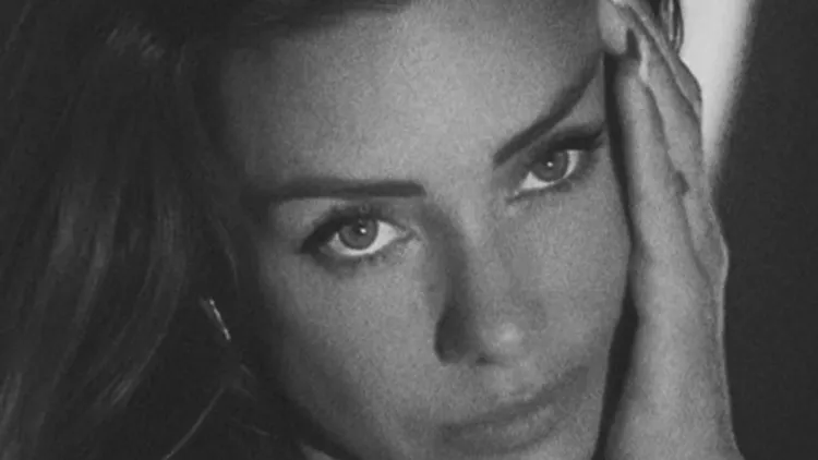 Loft Club Paris invite Maeva Carter