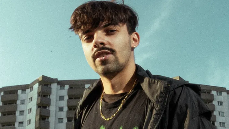 Pisica Invite WHALIEN: AREA ØNE b2b Niotech, Flymeon