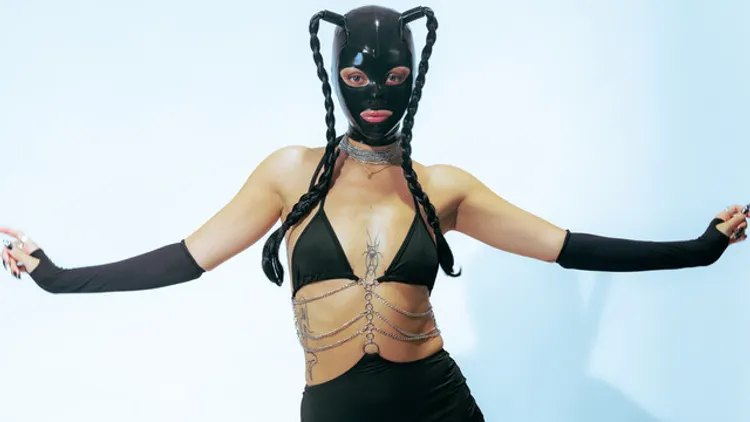 THUNDER: Lee Ann Roberts, Parfait, SHOKI287, HELEN FREY