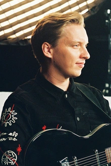 GEORGE EZRA