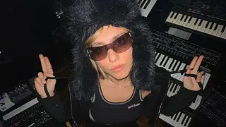 Concert — LIV Del Estal Takeover