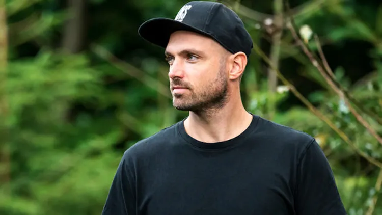INVITED x RAVE IN DEN MAI with Florian Kruse