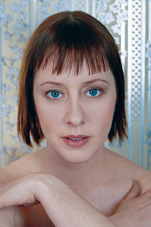 SUZANNE VEGA