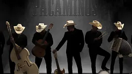 Los Pacaminos featuring Paul Young