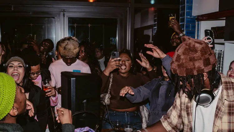 Feunafeu Presente Dj Phaphane