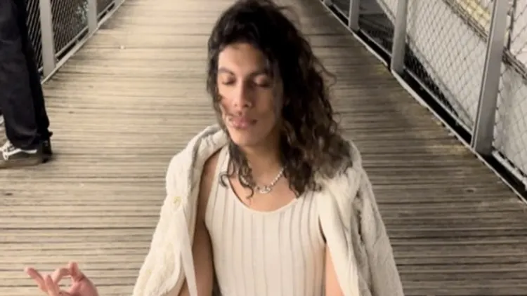 Internet Girl + angelus