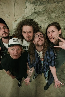 Insanity Alert + Hooks & Bones
