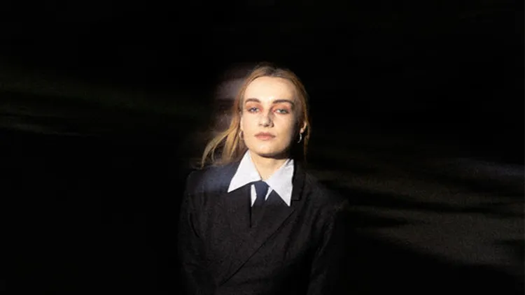 Imogen and the Knife