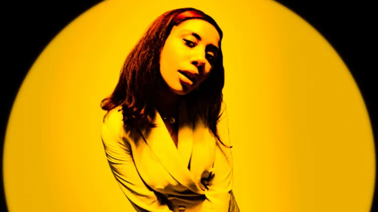 Sacré présente: 4 To The Floor #3 by Chinau avec Ella Knight