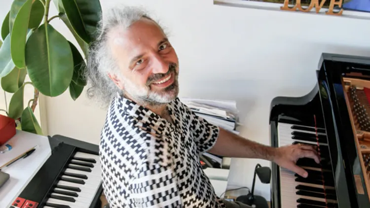 Stefano Bollani "que bom"