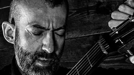 Jon Gomm