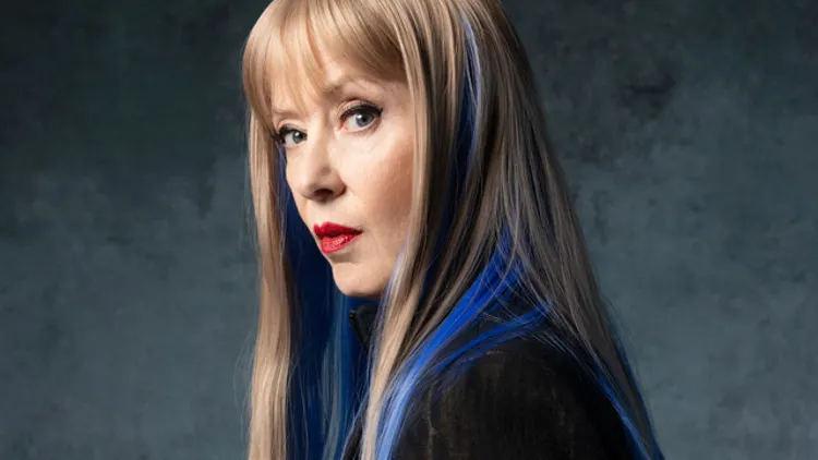 SUZANNE VEGA