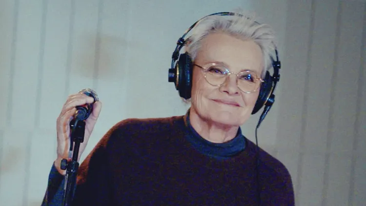 Eva Dahlgren - Revalution Club