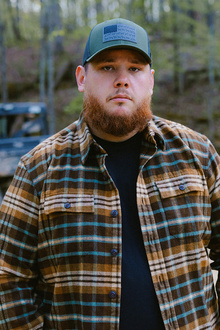 LUKE COMBS