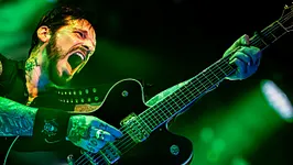 Ricky Warwick & The Fighting Hearts