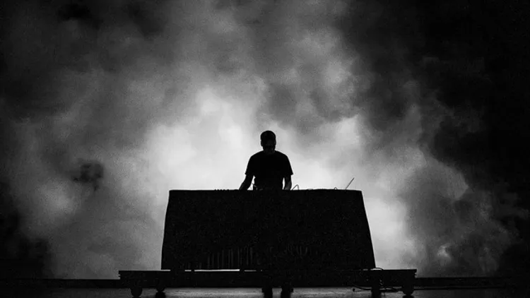 Loscil & Lawrence English + Guest