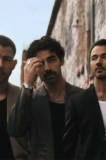 Jonas Brothers: Five Albums. One Night