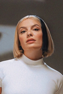 Hélène Sio