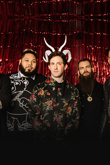 DANCE GAVIN DANCE