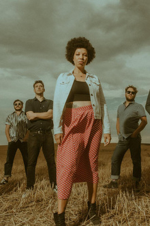 THEO LAWRENCE + THE BUTTSHAKERS