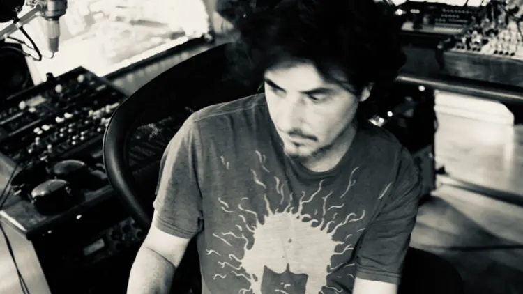 AMON TOBIN (TWO FINGERS) DJ SET