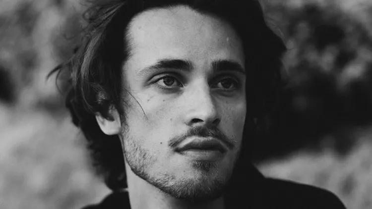 Iskander Moon
