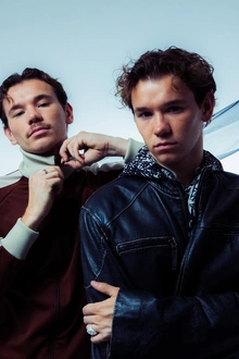 MARCUS & MARTINUS