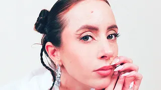 Sacré Présente : Camille Doe / Hyper