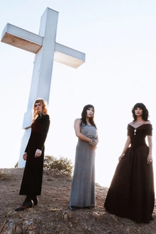 L.A. WITCH & The Buttertones