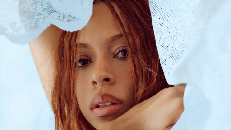 RAVYN LENAE