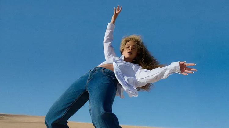 Ella Eyre