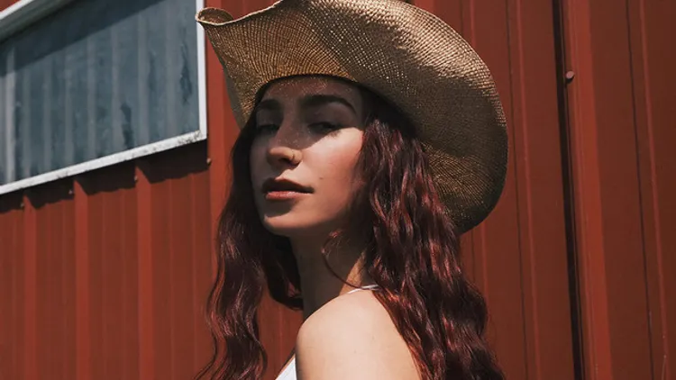 Anna Graves
