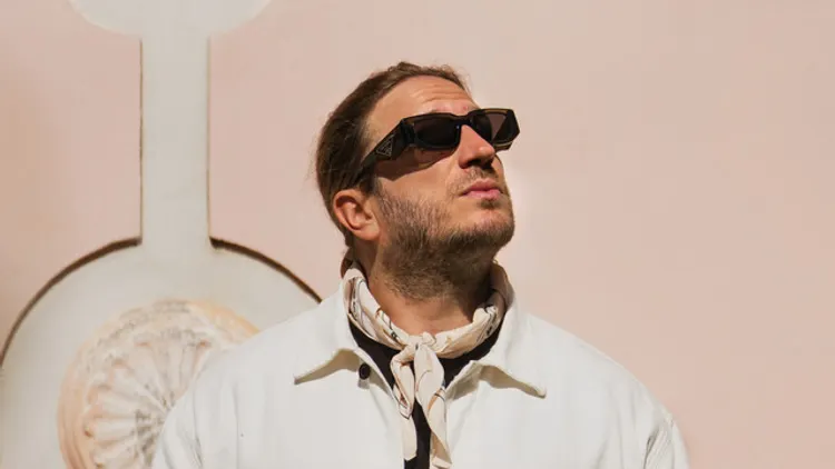 TOTHEM SUR SEINE |  Cruise | Floyd Lavine & Emanuel Satie
