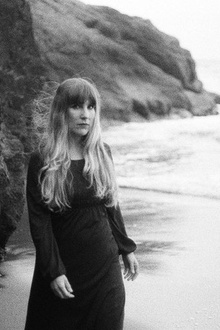 EMILY JANE WHITE + FACTEURS CHEVAUX